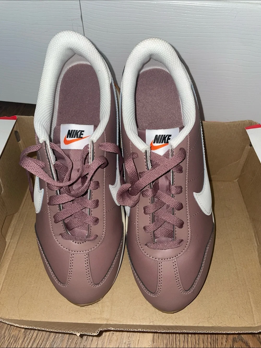 Nike Pacific Leather Women’s Lace-Up Sneakers Smokey Mauve/White HV6430-200 2025